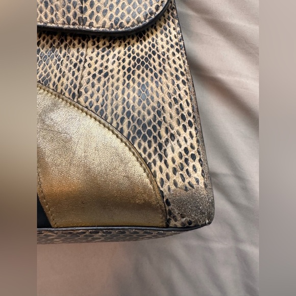 Gucci
Python Medium Osiride Top Handle Bag - Picture 3 of 10